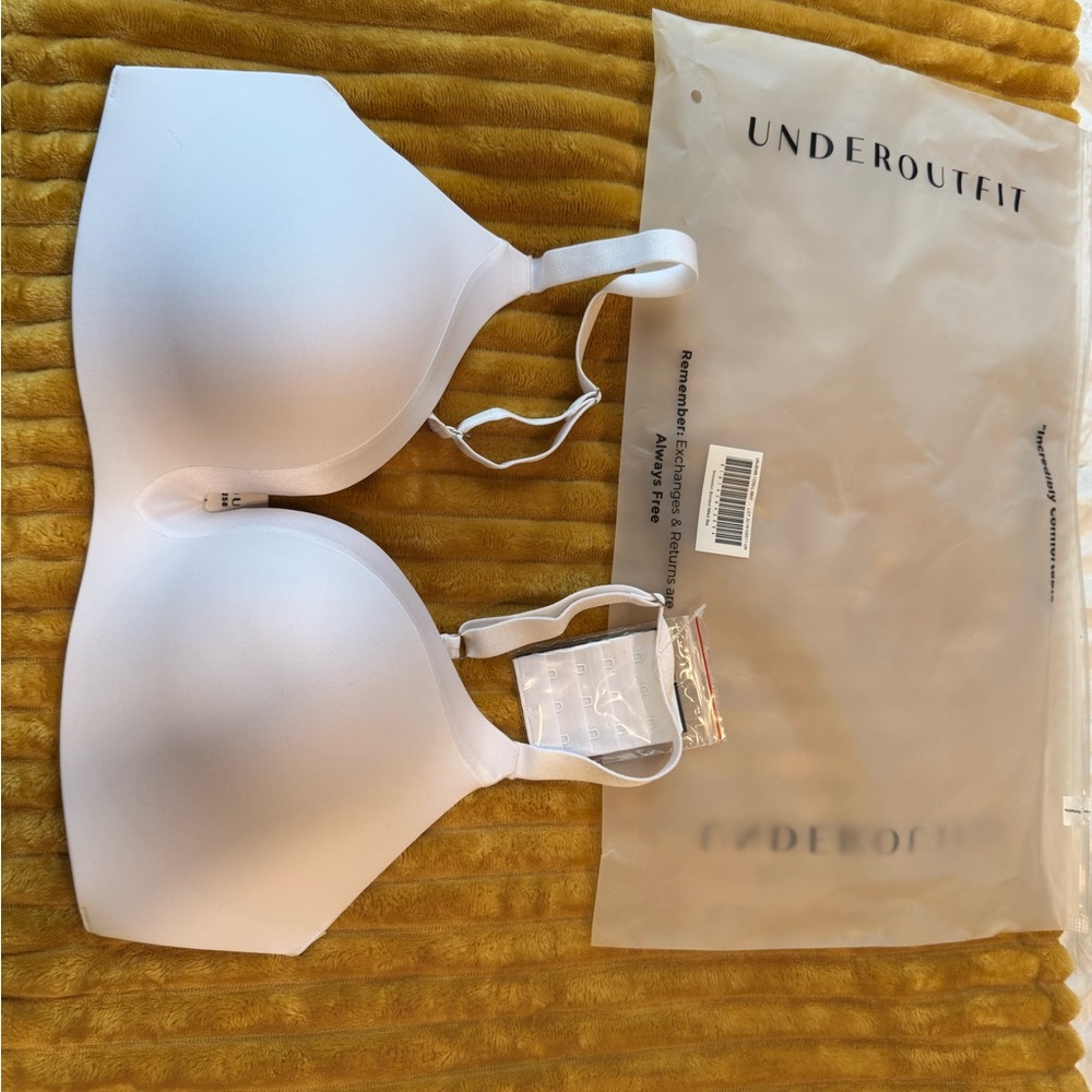 Underoutfit White Seamless T-Shirt Bra - Smooth Everyday Support